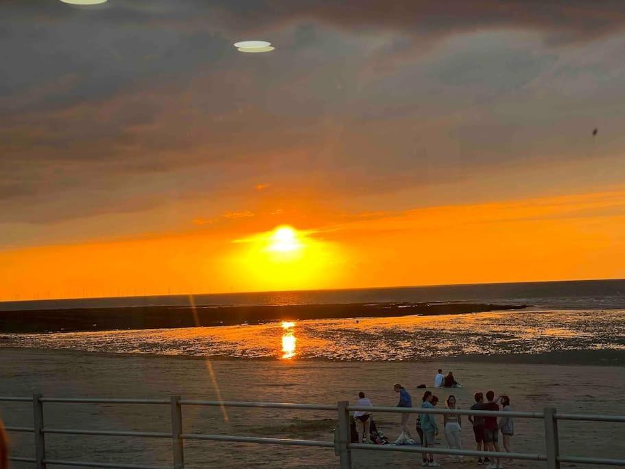 Cosy Coach House Garden Apartment By The Sea, Own Entrance Door, Garden Terrace With Exclusive Rear Door Access & Free Reserved Parking Space Only 2 Mtrs From Your Apt Door! Early Checkin From 3Pm And Late Check Out Till 11Am Available! Broadstairs Eksteriør billede